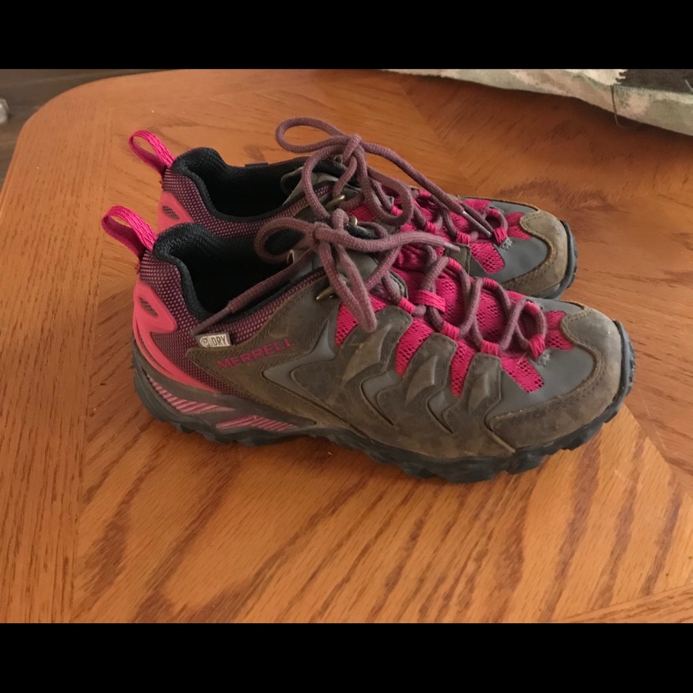 Women’s Merrell Chameleon Shift  shoe size 5.5